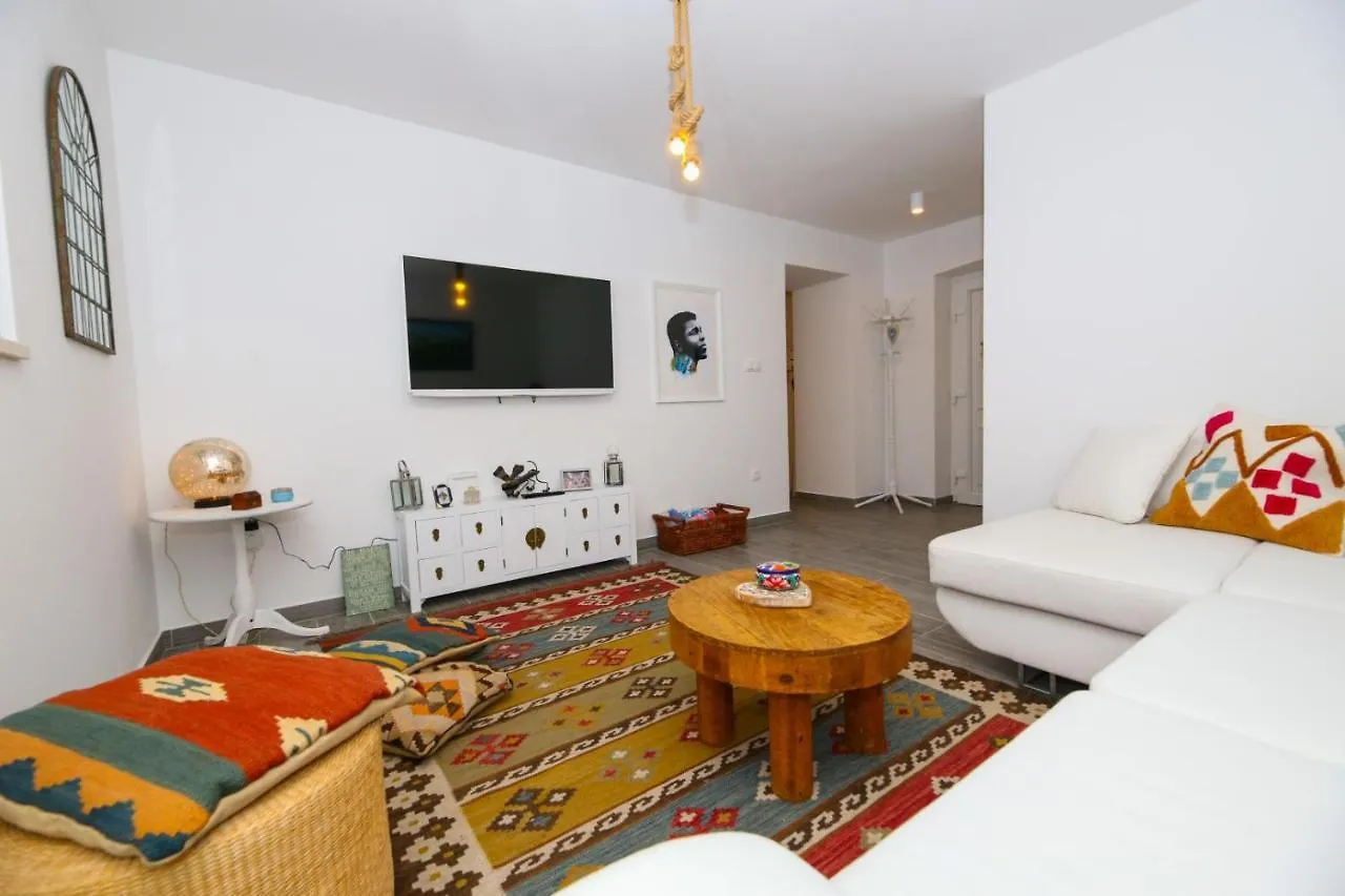 Holiday Home Ambi For 6 Near Trogir