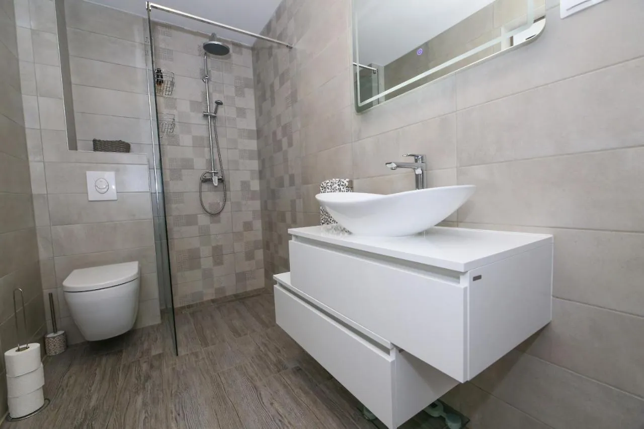 Holiday Home Ambi For 6 Near Trogir