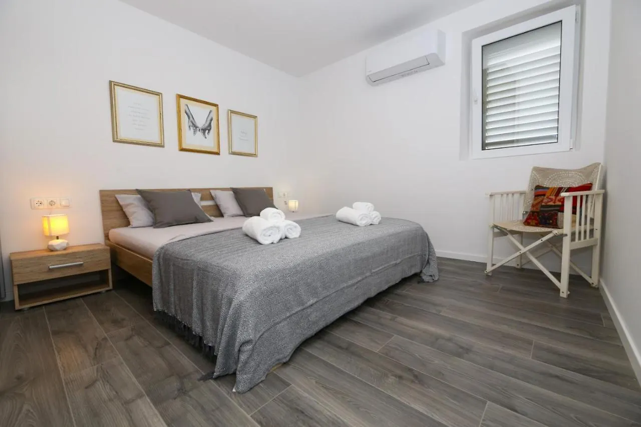 Holiday Home Ambi For 6 Near Trogir Croatia