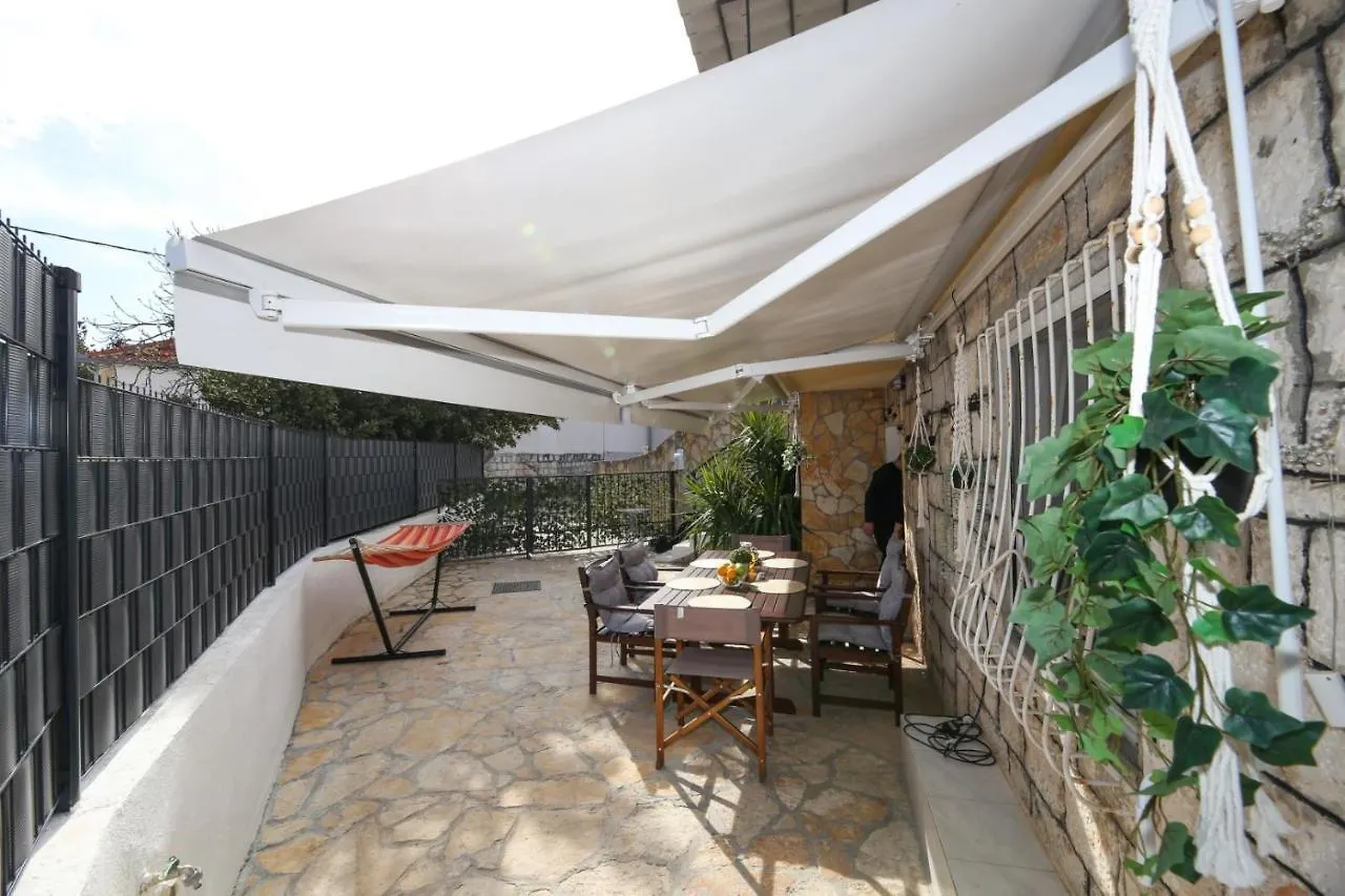 Holiday Home Ambi For 6 Near Trogir